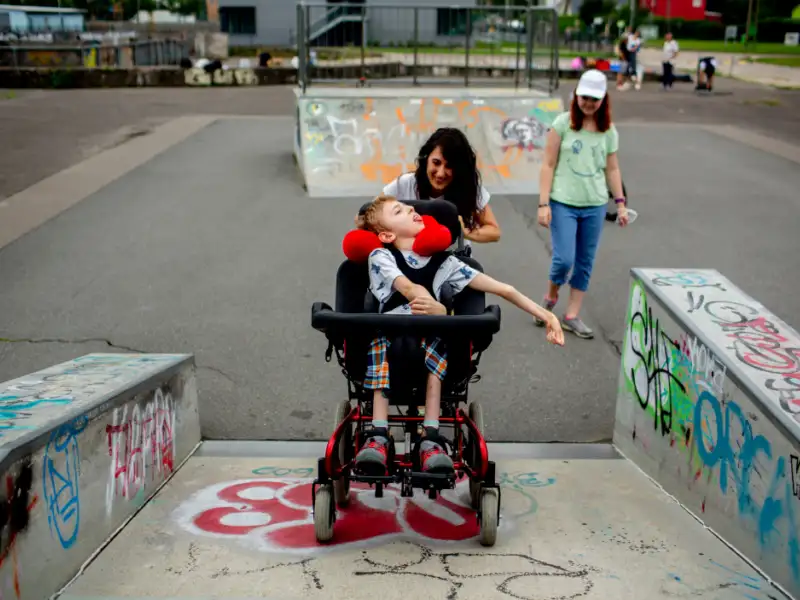 AKM 8 00662 002 Berlin On Board