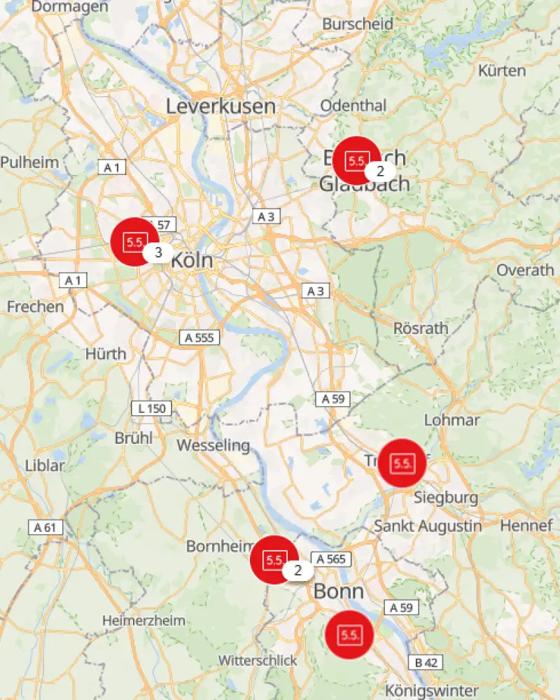 Ausschnitt aus einer geografischen Karte. Man sieht das Rheinland. In einigen Städten sind rote Kreise platziert. In den Kreisen steht "5.5."