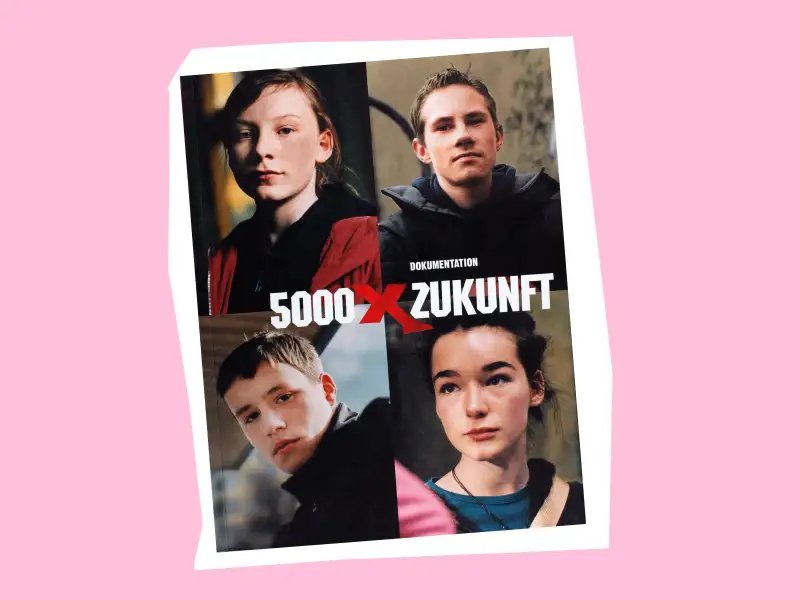 Collage aus vier Portraitfotos von Jugendlichen. Über den Bildern ist der Schriftzug 5000 x Zukunft zu lesen.