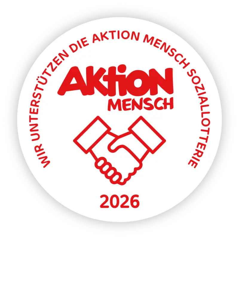 Das Aktion Mensch-Geschäftskunden Siegel. Zwei ineinander liegende Hände. Darüber das Aktion Mensch-Logo. Darüber steht "Wir unterstützen die Aktion Mensch-Soziallotterie".
