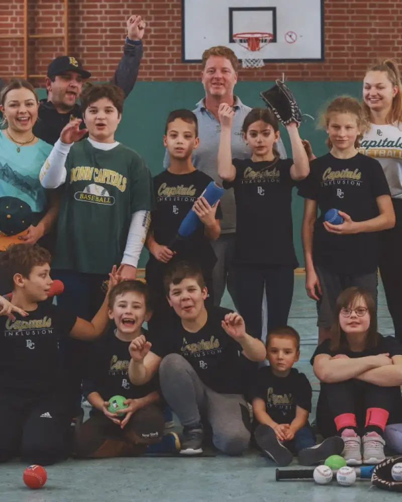 Gruppenbild einer Sportgruppe Jugendlichen