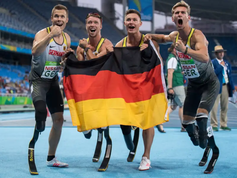 Deutsches Staffelteam und Goldmedaillenteam in Rio 2016 4x100 Meter der Männer: Markus Rehm, David Behre, Felix Streng und Johannes Floors.