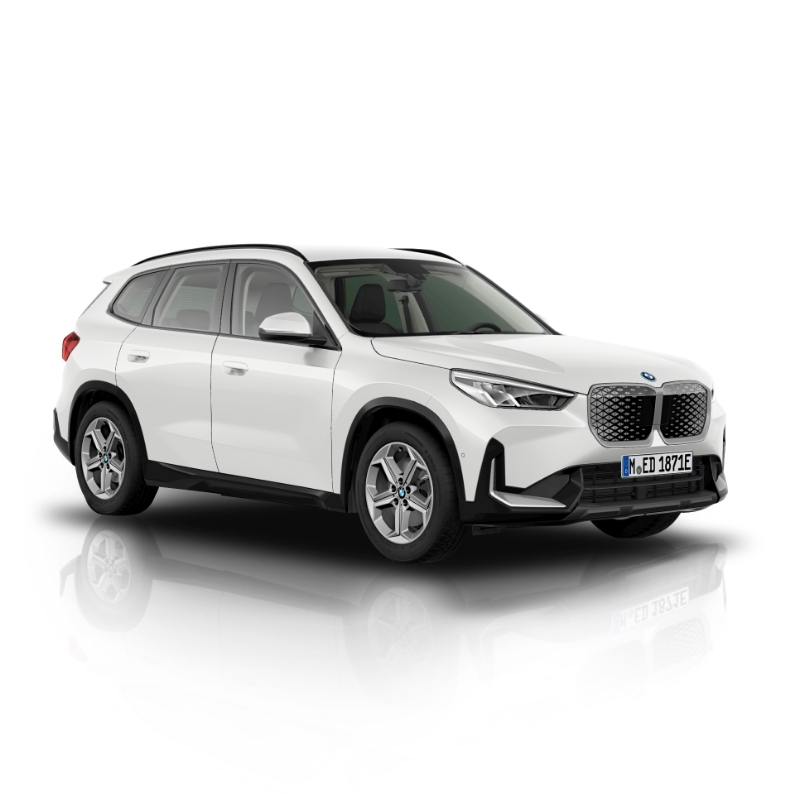 Ein weißer BMW iX1.