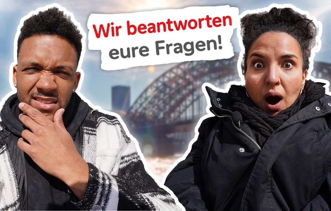 Eine Bild-Collage der Vloger*innen Kübra und Leeroy. Beide schauen nachdenklich und überrascht in die Kamera. Darüber liegt der Schriftzug: Wir beantworten eure Fragen. Im Hintergund sieht man die Hohenzollernbrücke von Köln.