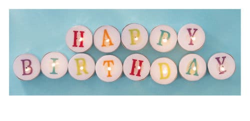 Brennende Teelichterkette mit Happy Birthday