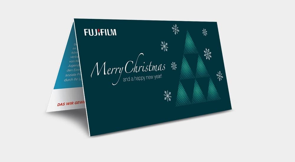 Es wird eine Weihnachtskarte von Fujifilm gezeigt.